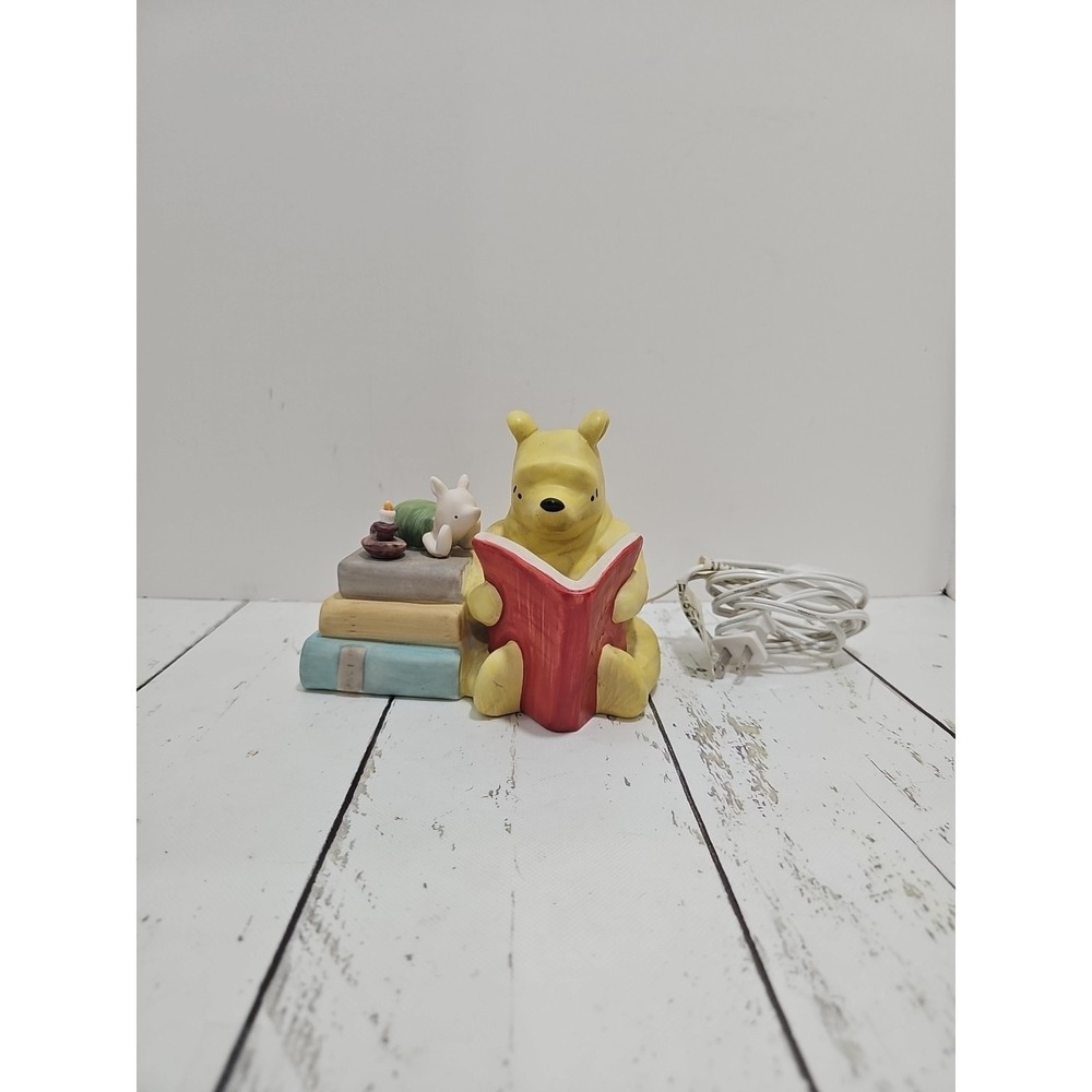 Vintage 1995 Disney Classic Winnie The Pooh & Piglet Reading Night Light